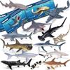 YeoNational&Toys Set di 13 giocattoli squali con libretto e scatola regalo, figure di squalo realistiche in plastica, giocattolo di creature marine per bambini, decorazione per feste a tema squalo, topper per torta, a