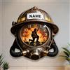 HCLRIU Orologio da Parete Personalizzato a Forma di Elmetto da Pompiere, Decorazione da Parete in Acrilico 2D, Nome Personalizzabile, Regalo di Compleanno Unico per i Vigili del Fuoco