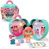 Trotties - Trolley Mini Trottie Sophie, piccola valigetta con 1 polso, vestiti e accessori, 2 scenari di sfondo e adesivi, riporre e trasportare ovunque, 4 modelli, +3 anni, Famosa (TFT05100)
