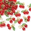 UR URLIFEHALL 30 ciondoli in vetro a forma di ciliegia, graziosi ciondoli a forma di frutta con foglia verde, mini ciliegie, per la creazione di gioielli fai da te