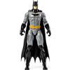 DC Comics BATMAN, Personaggio Batman in Scala 30 cm, con Decorazioni Originali, Mantello e 11 Punti di Articolazione, Giocattoli per Bambini e Bambine, 3+ Anni