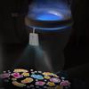 LAVAED Luci notturne per WC, 16 colori cangianti, proiezione a LED attivata con sensore di movimento, luce notturna ricaricabile tramite USB, impermeabile, gadget per la decorazione del bagno
