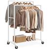 SONGMICS Stand Appendiabiti a Doppia Barra, Struttura in Metallo, 59 x 100 x 162 cm, con Ripiano Portaoggetti e Rotelle, 2 Ruote con Freni, Portata fino a 110 kg, Bianco HSR060W01