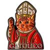 Tigoli Gatolico - Spilla smaltata a forma di gatto cattolico spagnolo, 2,2 x 3 cm, design umoristico religioso, in metallo dorato con accappatoio rosso e mitra, per giacche, borse, cappelli