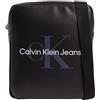Calvin Klein Borsa a Tracolla Uomo Monogram Soft Reporter Piccola, Nero (Black), Onesize