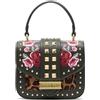 Braccialini Rock Borsa a mano con manico singolo e tracolla regolabile e removibile, realizzata in similpelle nera. La pattina è decorata con ricami floreali dai toni intensi del rosso e del fucsia,