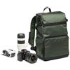Manfrotto Street Zaino Compatto per Accessori Fotografia, Slim per Fotocamera Mirrorless e Reflex, Accesso Frontale e Posteriore, Inserti Fotocamera e Laptop Rimovibili, Colore Verde