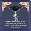 TINGN Regalo di laurea per lei - Collana con iniziale A-Z 2026, significativo ciondolo a forma di cappello, collana per lauree, regalo di amicizia per donne, amici, università, liceo, laurea, regalo