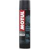 Motul - Detergente per Superfici Opache per Tutti i Tipi di Moto - Aerosol - Pulizia a Secco - Pulisce, Spolvera e Ravviva i Colori Opachi - MC Care Matte Surface Clean E11-400 ml