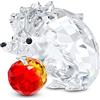 Swarovski Riccio con Mela, Oggetto Decorativo con Personaggio in CristalliSwarovski e Clear Crystal, Rosso