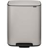 Brabantia Pattumiera Bo a pedale 60L (Soft Grey), Secchio spazzatura a pedale con chiusura soft,Cestino in plastica facile da pulire con secchio interno e sacchetti pattumiera inclusi