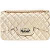 MARC ELLIS Borsa a tracolla Flat Falcon oro da donna. Questa elegante borsa a tracolla in gomma dal design trapuntato è perfetta per chi ama lo stile raffinato con un tocco moderno. Il mode
