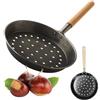 Crisalide® Padella Arrosticastagne Ø 26 cm in Lamiera a Freddo con Manico in Legno - Ideale per Caldarroste, Fuoco Vivo e Fornelli a Gas - Antiaderente, Forata per Cottura Perfetta delle Castagne