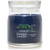 Yankee Candle Lakefront Lodge Scented, Signature - Candela profumata in barattolo medio da 368,5 g, con 2 stoppini, oltre 35 ore di combustione
