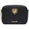 Braccialini Jinny Leather Borsa a tracolla in pelle di colore platino dalla linea compatta e minimalista. Il cuore dorato con dettagli decorativi sul fronte dona un tocco romantico e prezioso. Con una