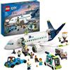 LEGO City 60367 Aereo di linea giocattolo con autobus aeroportuale, rimorchiator