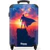 NoBoringSuitcases.com NoBoringSuitcases© Valigia Cabina Bambino Bagaglio A Mano Trolley | 55x35x20 cm - Bambini Da Viaggio Rigido Leggero Aereo 4 Ruote Luggage Supereroe - Città - Tramonto