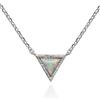 namana Collana con Pendente a Forma di Triangolo con Opale. Collana Geometrica Finitura Spazzolata con Un Opale Creato. Collana con Pendente in Placcato Oro o Argento (Placcato Argento, Opale)