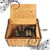 MINGZE Manovella in Legno Music Box meccanismo, varietà di Stili Carillon Creativo Personalizable, Best Gift for Kids Friends (Game of Thrones（Wood Color）)