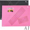 Bonn-Design Set di taglierine per tessuti da 45 mm incl. tappetino da taglio autorigenerante DIN A1 90x60cm a 5 strati + 5x lame di ricambio + 2x righello per patchwork taglio Premium in formato A1 Rosa/Nero Set