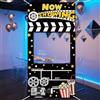 WADORN Accessori per Photomaton Serata Cinema, 90x180cm Banner Foto di Festa in Film Decorazione di Festa Grande Tessuto Da Appendere Sfondo Fotografico per Cinema Tappeto Rosso Festa