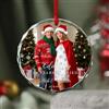 Larilotte Pallina di Natale a cuore personalizzata Il nostro primo Natale - Decorazione in vetro con nome e data - Regalo personalizzato per coppie, matrimonio o nuova casa