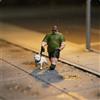 Statuetta Di Cane Che Passeggia, Miniatura Dettagliata Di Persona, Miniatura