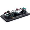 Burago Bburago Mercedes AMG Petronas F1 Team W13 1:43, 44 Lewis Hamilton, con cuffie
