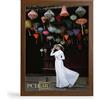 PCH[art] Cornice portafoto Cool Aliyah | Colore: Noce | Dimensioni: 90 x 120 | 30 mm telaio dal design pulito e alla moda