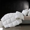 BedTreat Piumone in piuma d'oca, per letto matrimoniale, lussuoso, per hotel, per tutte le stagioni, 100% cotone con linguette angolari (228 x 228 cm)
