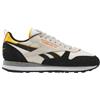 Reebok Classic Leather, Scarpe da Ginnastica Unisex - Adulto, Alabaster/Black/Fiercegold, 36 EU
