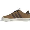 adidas Unisex - Adulto Daily 4.0 Shoes, Bronze Strata/Dark Brown/off White, 36 2/3 EU