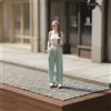 Figurina Ragazza con Caffè Dipinto a Mano Statuina Donna Moderna in Scala 1/18