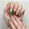 Higijapuf 24 pezzi Press on Nails French, unghie verdi adesive medie quadrate, unghie finte con stelle dorate 3D e strass, unghie artificiali per feste, matrimoni e uso quotidiano