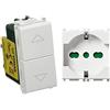 Vimar 0R14062 Plana Due Pulsanti Interbloccati Con Frecce Direzionali 1P No + 1P No 10 A 250 V~ Bianco & Presa 2Pcon T 16A Universale, Bianco