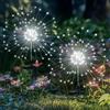 Yomistar Luci Solari Esterno 2 Pezzi 150LED Lusine da Fuochi d'artificio com Telecomando, 8 Modalità Lucine Solari Impermeabili Decorazioni Giardino per Esterno Prato Cortile Patio - Bianco Freddo
