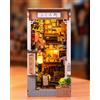 Rolife Book Nook Kit Miniature da Costruire DIY Booknook Sakura Wine Alley 3d Puzzle Legno con Luci Decorazione Libreria Casa Modellismo da Costruire Adulti Diorama Modellismo