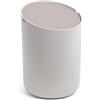 Kazai. Cestino Bagno Piccolo 'Tove' - 1,5L | Esclusivo Mini Cestino di Design da Berlino | Pattumiera da Tavolo per Bagno, Cucina & Scrivania | Antiscivolo, Secchio Interno | Taupe (chiaro), Taupe