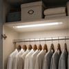 Lightbox Lampada da incasso a LED, 550 lumen, 4000 Kelvin, 60 cm, controllo gestuale, rilevatore di movimento, batteria ricaricabile tramite USB-C, colore argento, ideale per cucina, armadio