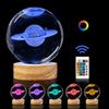 PYMIN3D Luce notturna 3D a sfera di cristallo Saturno, 8 cm, K9 Saturno, lampada a sfera in vetro con 16 colori che cambiano, base in legno e telecomando, regalo per bambini, amici, adolescenti