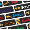 INDIGOS UG® Nome adesivo bambini per etichette bucato e cose fisse - 35x10mm - Sito di costruzione - nero - Abbigliamento - scuola e asilo - per penne, astucci, magliette
