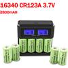 Turpow Batteria ricaricabile agli ioni di litio 16340 CR123A CR123 da 2800 mAh + caricatore LCD per telecamera di sicurezza Arlo per batteria torcia