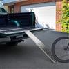 HOMCOM Rampa di Carico Pieghevole in Acciaio con Carico Massimo 230 kg, Rampa per Moto Antiscivolo Salvaspazio per Ruote Larghe 22 cm, per Motociclette e Bici, 190x22x8 cm, Argento
