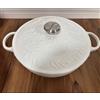 Le Creuset Zuppiera Le Creuset Marmite Ramo di Oliva Rilievo 28 cm 11 in 5,25 qt Cotone ...
