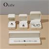 Oirlv Scatola per anelli in pelle Scatola per gioielli bianca Regalo per orecchini da sposa Scatola per collane Scatola per imballaggio per braccialetti con ciondolo Organizzatore di gioielli