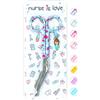 Nurse is Love Forbici Infermiere | Forbici Infermiera per Bendaggio | Forbici infermiera Curve, Punta Arrotondata. Rafforza Il Tuo Kit Pronto Soccorso, Infermiere Accessori. Colore Cuori verdi