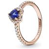 PANDORA Timeless Anello con cuore placcato in oro rosa 14 k con zirconi cubici trasparenti e cristallo blu crepuscolare, 58