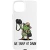 Funny Frog Meme Photography Humor Gifts Custodia per iPhone 15 Plus We Snap At Dawn Funny Frog Meme Fotografo Fotografo