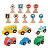 WOOMAX - Set 6 Veicoli e 9 segnali stradali, Gioco simbolico, Giocattoli di Legno FSC, Auto Giocattolo, Servizio cittadino per Ragazzi e Ragazze, Consigliato dai 18 Mesi (47214)