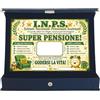 Bombo Targa Pensione Uomo Personalizzata Foto Nome Data 21x17 | Premio scherzoso per neo pensionato, con foto, nome e data: un ricordo originale da regalare in ufficio o alla festa.